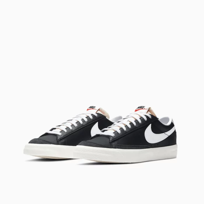 Nike Blazer Low White Black Jordan

Nike Blazer Low Vintage sneakers

Nike retro court shoes

Nike Blazer Low men’s and women’s