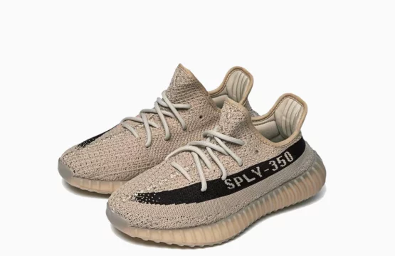 Adidas Yeezy Beige Primeknit
Neutral Beige Yeezy Sneakers
Yeezy 350 V2 Minimalist Colorway
Adidas Yeezy Everyday Wear