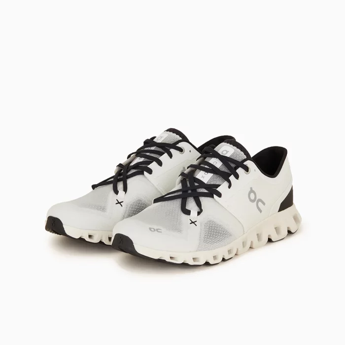 On Running Training Shoes
Cloud X3 Men’s White
On Cross Training Shoes
On Running White Sneakers