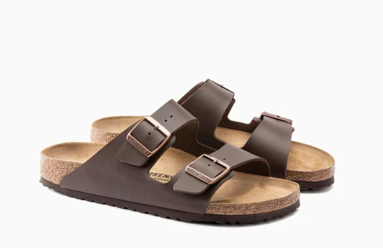 Birko-Flor Brown Arizona
Birkenstock Brown Sandals
Arizona Birko-Flor Women
Brown Two-Strap Sandals
Birkenstock Arizona Synthetic Brown