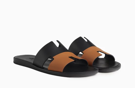 Hermes Brown Izmir Sandal

Hermes Black Leather Izmir Sandal

Hermes Electric Black Sandals