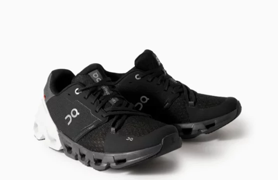 On Running women Jordan
Cloudflyer 4 stretch knit
Women’s stability running shoes
Rubber-trimmed running sneakers
Breathable knit athletic shoes