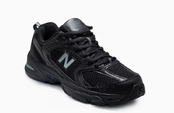 Reliable ABZORB cushioning Lightweight, breathable materials Durable build for long-term use Ideal for both casual and athletic outfits