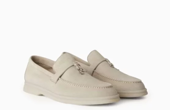 Loro Piana Beige Loafers
Summer Charms Walk Shoes
Loro Piana Men’s Loafers
Italian Luxury Loafers