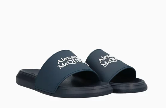Alexander McQueen Sandals
McQueen Black Sandals
Designer Black Sandals
Luxury Summer Sandals
Alexander McQueen Footwear