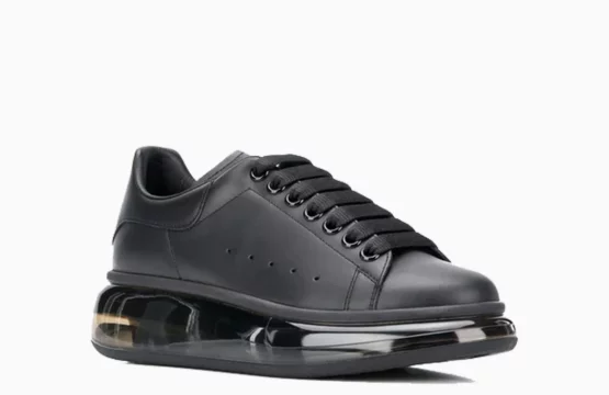 Alexander McQueen Black Sneakers McQueen Oversized Sneakers Designer Black Chunky Sneakers Alexander McQueen Leather Shoes Luxury Streetwear Sneakers