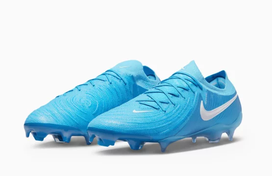 Nike Phantom GX 2 Elite FG Jordan

Nike Phantom Blue football boots

Nike Gripknit 2.0 cleats

Nike firm ground performance boots