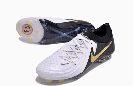 Nike Phantom Luna Elite FG Jordan

Nike Gripknit football boots

Nike Phantom Low FG cleats

Nike firm ground performance shoes