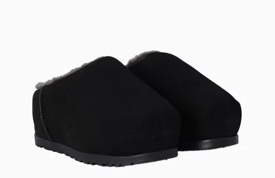 UGG Pumped Slide Jordan UGG two-tone platform shoes UGG chestnut black slippers UGG puffer slides UGG women’s footwear