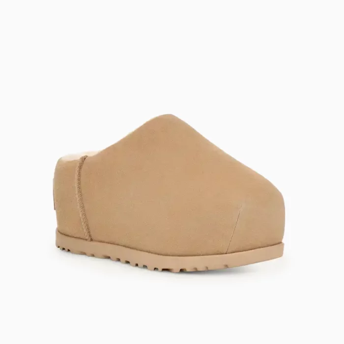 UGG Pumped Slide Jordan
UGG beige platform boots
UGG puffer boots
UGG women’s slide boots
Lifestyle UGG footwear
