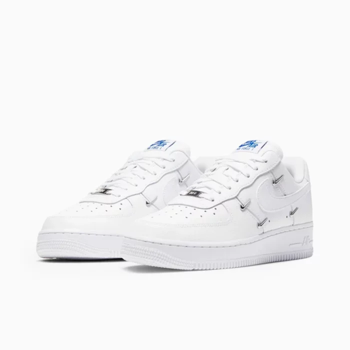 Nike Air Force 1 Sisterhood Jordan
Air Force 1 women white silver
Nike AF1 LX for women
Lifestyle Nike sneakers
