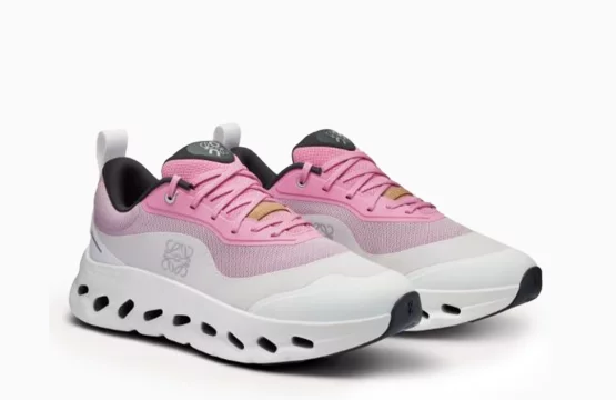 On Running women Jordan On Cloudtilt pink ivory sneakers On white trainers for women On lifestyle women’s shoes Swiss engineered women’s footwear