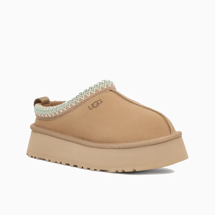 UGG Tazz platform
Sand UGG slippers
Beige UGG women’s
Cozy UGG fashion