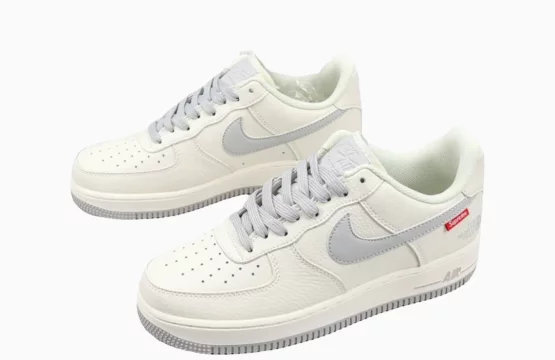 Nike Air Force 1 Supreme The North Face Jordan

Supreme The North Face AF1 collaboration

Nike Supreme TNF sneakers

Lifestyle Nike sneakers