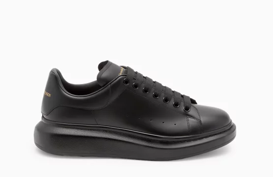 Alexander McQueen Black Sneakers McQueen Oversized Sneakers Designer Black Chunky Sneakers Alexander McQueen Leather Shoes Luxury Streetwear Sneakers