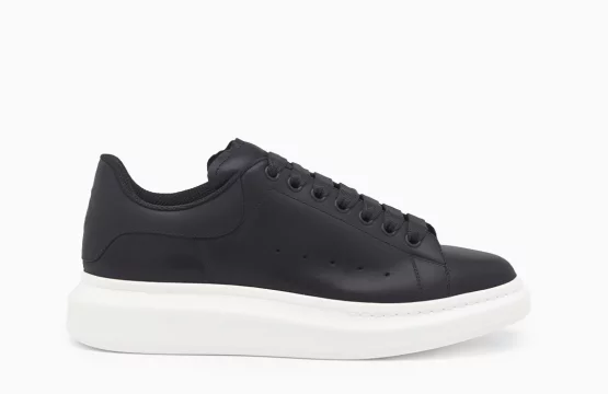 Alexander McQueen Black Sneakers McQueen Oversized Sneakers Designer Black Chunky Sneakers Alexander McQueen Leather Shoes Luxury Streetwear Sneakers