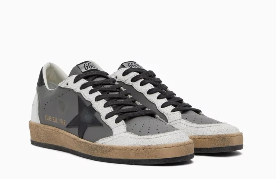 Golden Goose Ball Star Gray
Golden Goose White Sneakers
Golden Goose Suede Ball Star
Designer Vintage Sneakers
Golden Goose Sports-Inspired Shoes