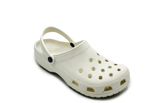 Yukon Vista II Black
Outdoor Black Crocs
Crocs Men’s Yukon
Black Leather-Look Crocs
