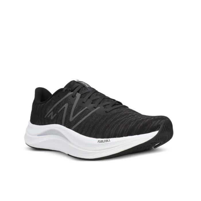 Lightweight, breathable upper Modern black-and-white contrast Excellent grip and traction Perfect balance between performance and comfort