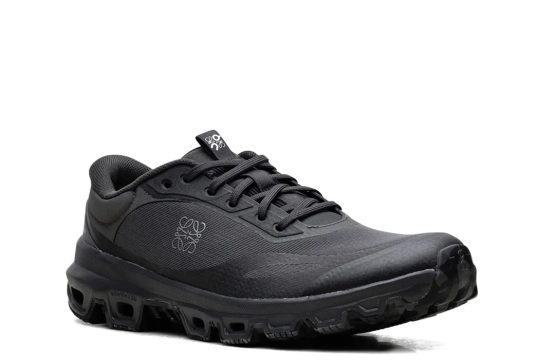 On x Loewe Cloudventure Jordan

On Running Loewe collaboration sneakers

On Cloudventure 2 Black trail shoes

On Running Helion trail running shoes

Loewe performance sneakers