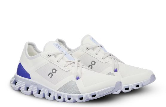 On Running women Jordan
Cloud X 3 AD white blue
Women’s training and running shoes
On Helion foam sneakers
Lightweight athletic shoes for women