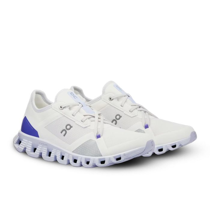 On Running women Jordan
Cloud X 3 AD white blue
Women’s training and running shoes
On Helion foam sneakers
Lightweight athletic shoes for women